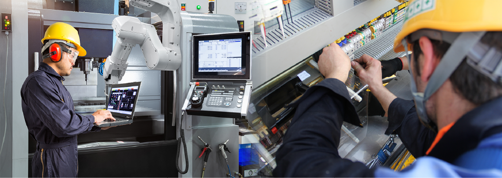 Immagine con persone alle prese con l'automazione del settore industriale